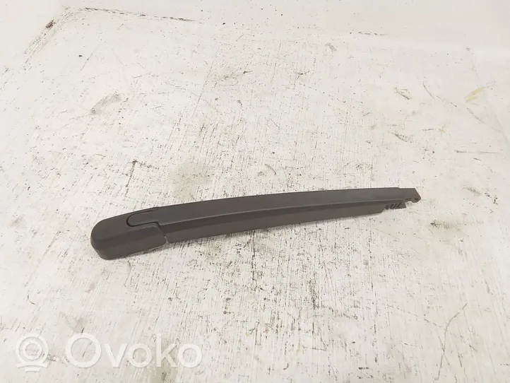 Hyundai Santa Fe Rear wiper blade arm 