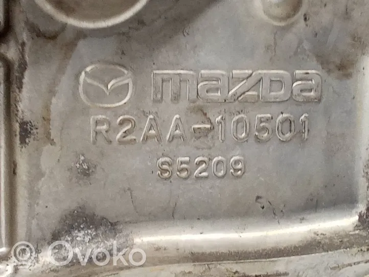 Mazda 3 II Osłona łańcucha rozrządu R2AA10501