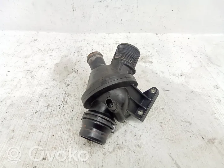 BMW 4 F32 F33 Termostat / Obudowa termostatu 10106811