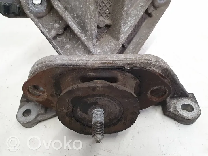 Renault Kangoo II Engine mount bracket 8200043084