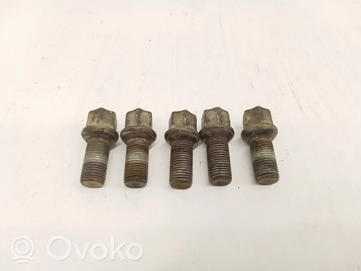 Volkswagen Caddy Nuts/bolts 