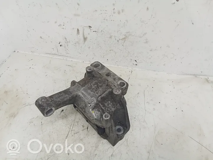 Volkswagen Tiguan Engine mount bracket 5N0199262