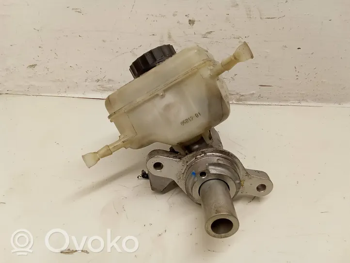 BMW 3 F30 F35 F31 Główny cylinder hamulca 702619