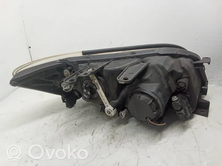 Toyota RAV 4 (XA30) Headlight/headlamp 9336860