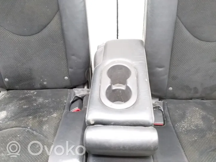 Toyota RAV 4 (XA30) Salona daļu komplekts 