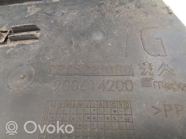 Citroen C4 Grand Picasso Pare-boue arrière 9808023080