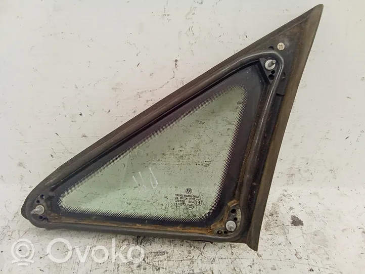 Volkswagen Caddy Front triangle window/glass 