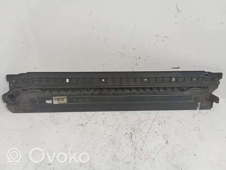 BMW 7 E65 E66 Radiatoru paneļa apakšējā daļa (televizora) 7795383