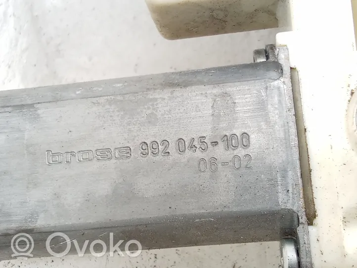 Toyota Avensis T250 Elektryczny podnośnik szyby drzwi przednich 698200505