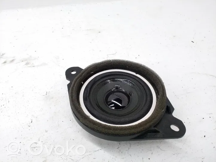 Mazda 3 III Takaoven kaiutin 3526164010