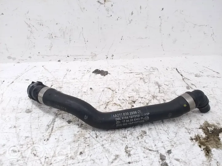 Mercedes-Benz CLS C219 Engine coolant pipe/hose A2118302996