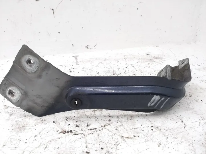 Volkswagen Touran II Supporto di montaggio del parafango 1T0821136C