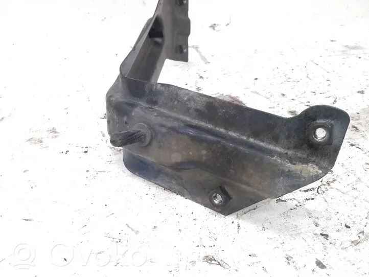 Volkswagen Touran II Supporto di montaggio del parafango 1T0821135C