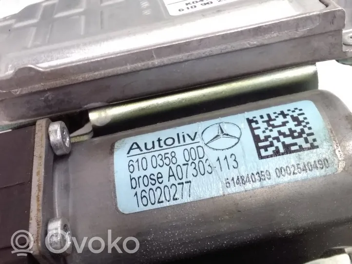 Mercedes-Benz E W212 Pas bezpieczeństwa fotela przedniego 617112100