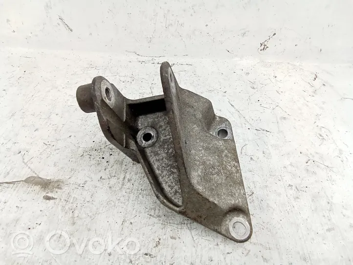 Nissan Qashqai Supporto di montaggio del motore (usato) F6043000