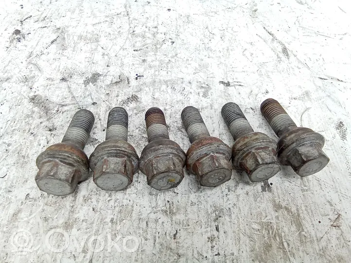 Mercedes-Benz Sprinter W906 Nuts/bolts 