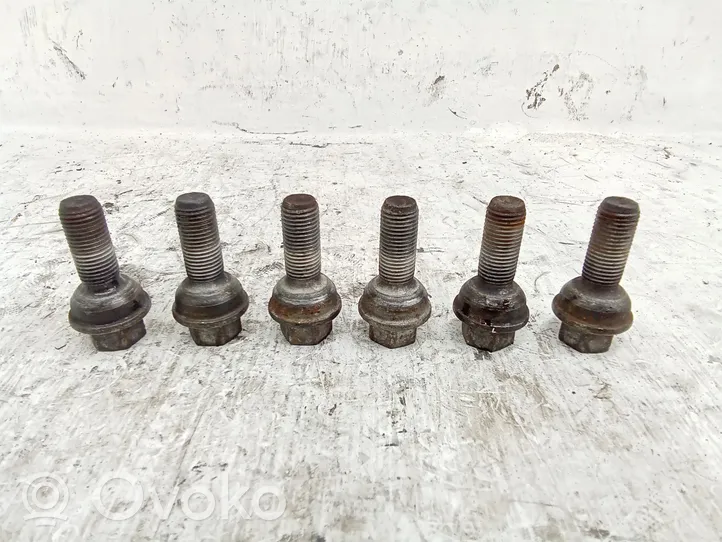 Mercedes-Benz Sprinter W906 Nuts/bolts 