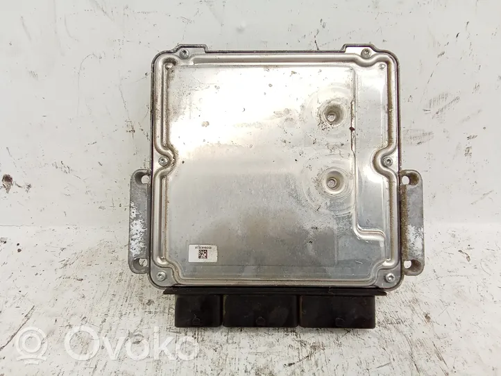 Renault Trafic II (X83) Sterownik / Moduł ECU 0281019840