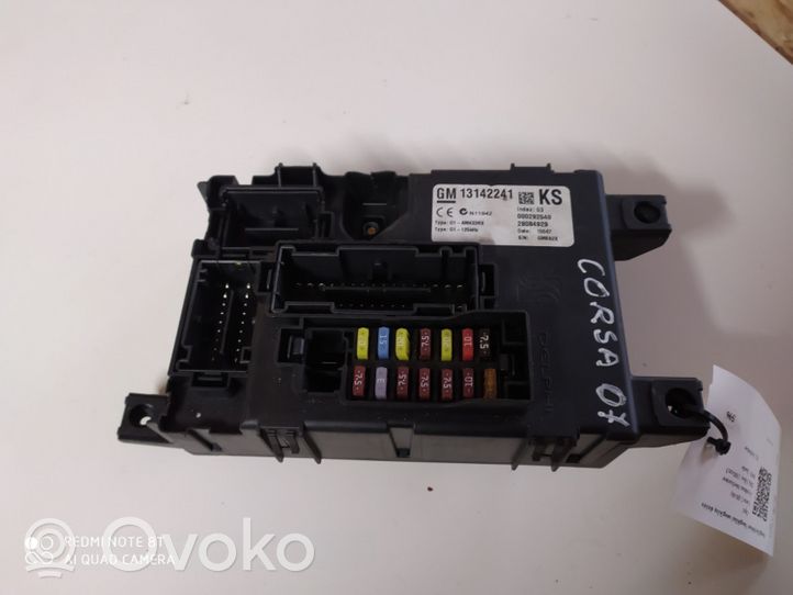 Opel Corsa C Saugiklių blokas 13142241