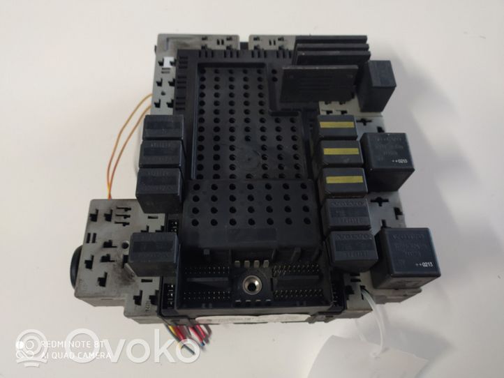 Volvo S60 Module de fusibles 8688153