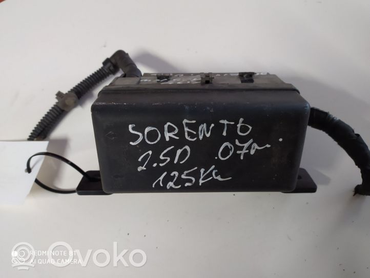 KIA Sorento Scatola di montaggio relè OK53A67BX1