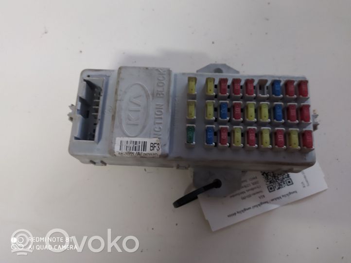 KIA Sorento Module de fusibles 911713E920