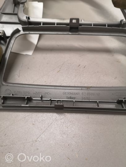 BMW 3 E90 E91 Ātrumu pārslēgšanas sviras dekoratīvā apdare (plastmasas) 7118029