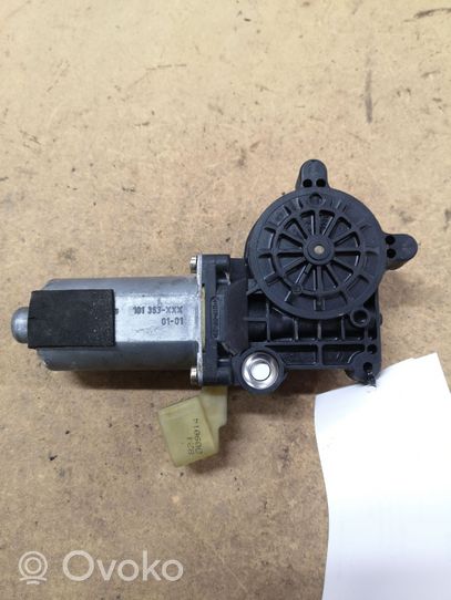 Volvo V70 Front door window regulator motor 101353