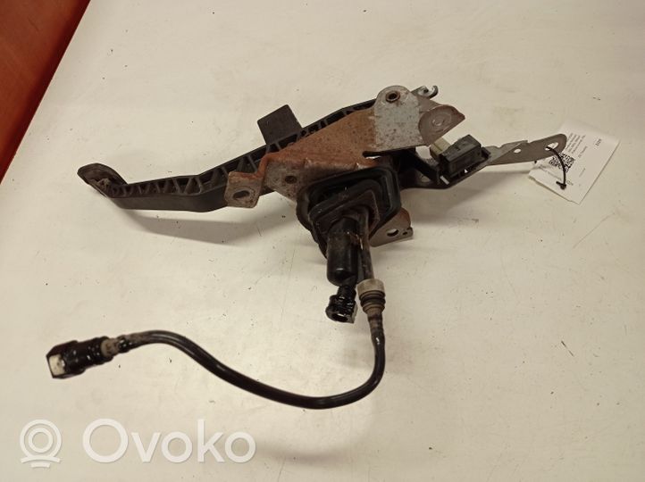 Ford Focus C-MAX Clutch pedal 3M517B633EK