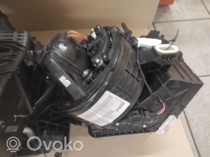 BMW X5 F15 Salono oro mazgo komplektas 7967035