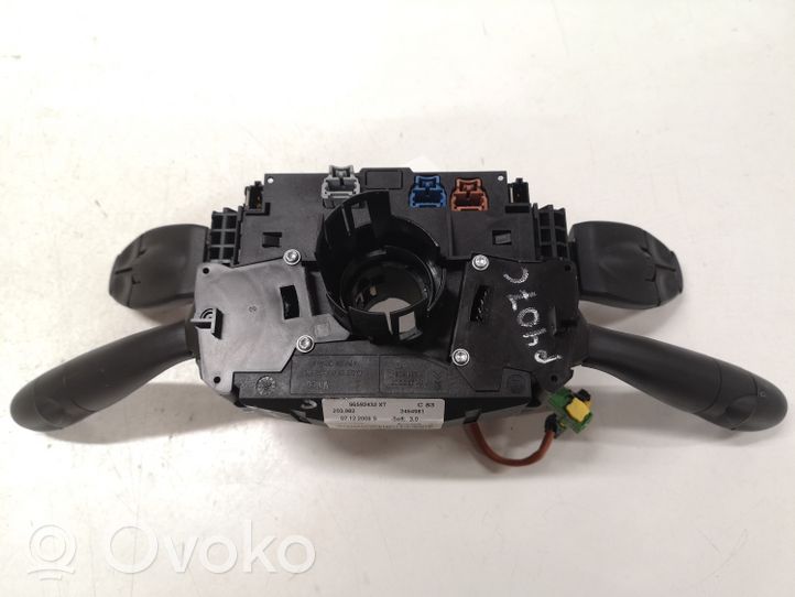 Peugeot 407 Interruptor/palanca de limpiador de luz de giro 96592432XT