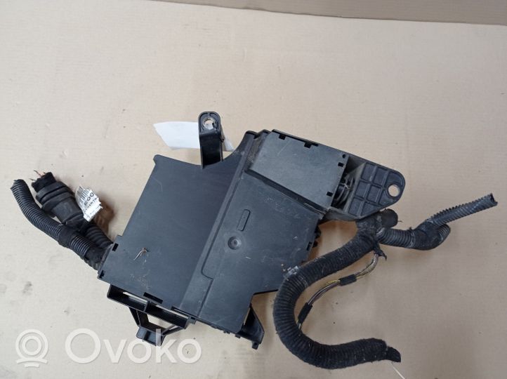 Opel Corsa C Ramka / Moduł bezpieczników 09115986