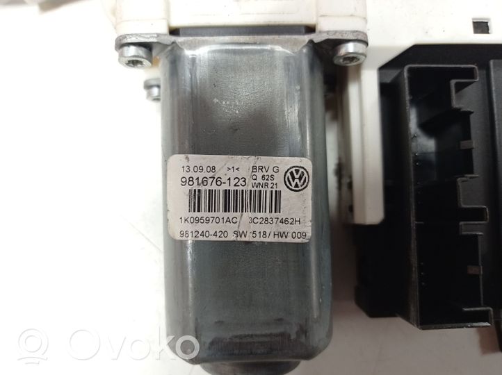 Volkswagen PASSAT B6 Elektryczny podnośnik szyby drzwi przednich 981676123