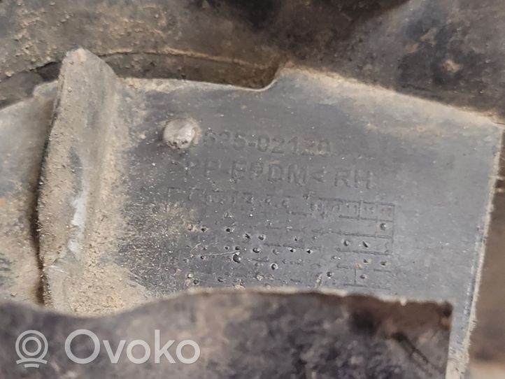 Toyota Corolla E120 E130 Takaroiskeläppä 0562502120