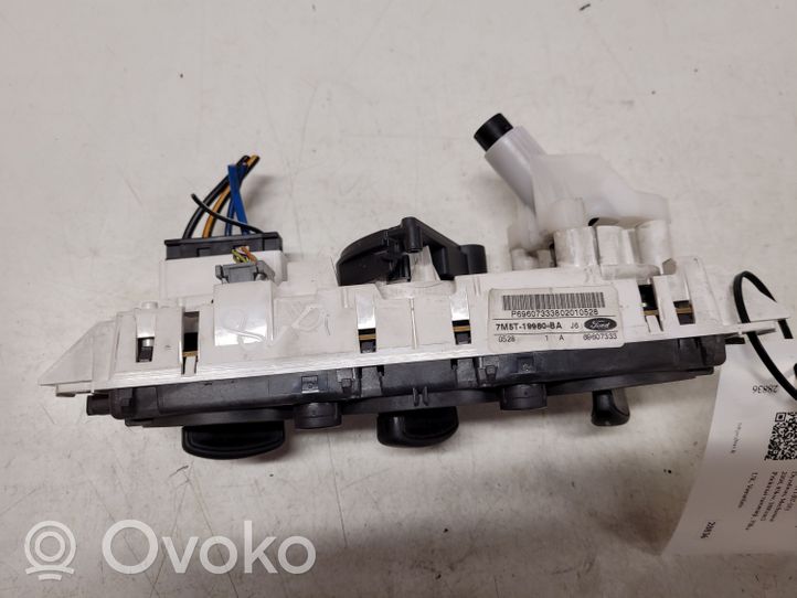 Ford C-MAX I Climate control unit 69607003