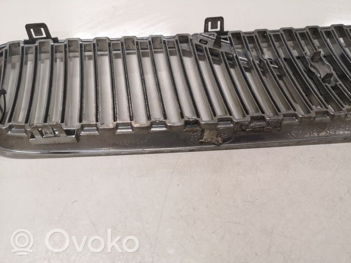 Volvo V50 Griglia superiore del radiatore paraurti anteriore 08678556