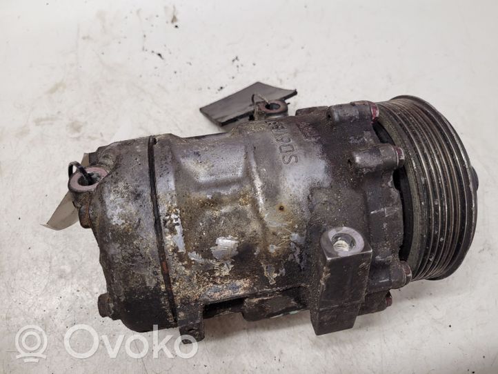 Opel Corsa C Compresseur de climatisation 13106850