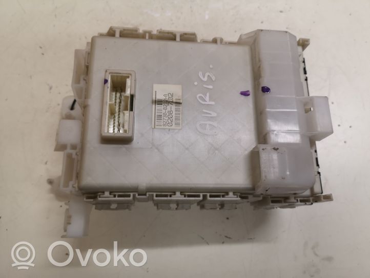 Toyota Auris 150 Saugiklių blokas 8273002120A