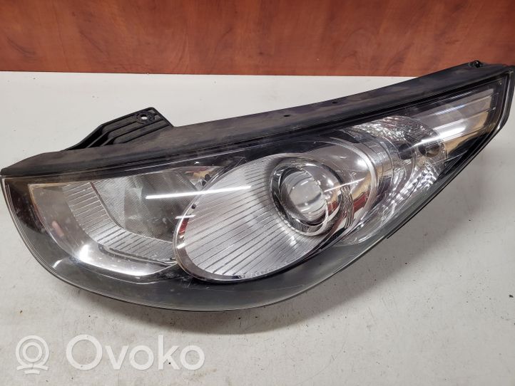 Hyundai ix35 Lampa przednia 921012Y