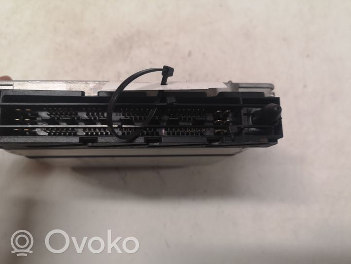 Volvo V70 Engine control unit/module 0281011441