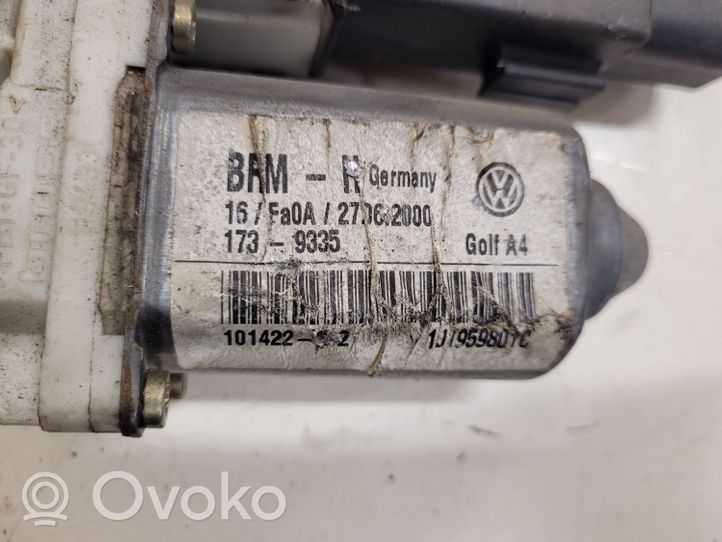 Volkswagen Bora Moteur de lève-vitre de porte avant 1J1959801C