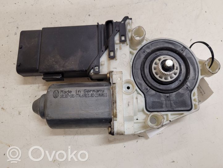 Volkswagen Bora Moteur de lève-vitre de porte avant 1J1959801C