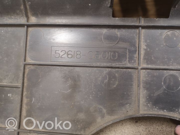 Toyota Avensis T270 Osłona pod zderzak przedni / Absorber 5261805010