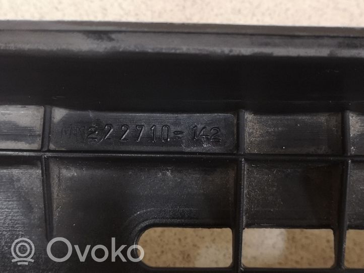 Toyota Avensis T250 Jäähdyttimen jäähdytinpuhallin 22710142