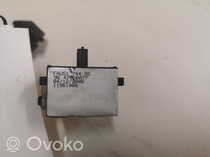 Citroen C5 Interruttore di controllo del sedile 15562700