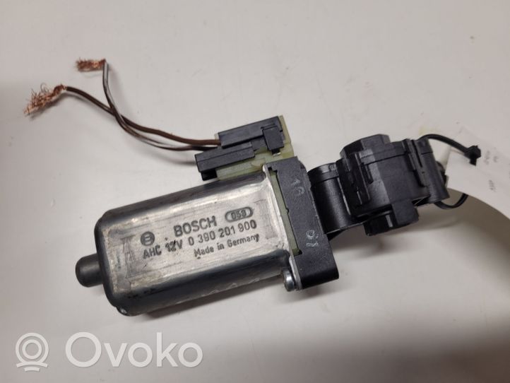 Saab 9-5 Moteur de réglage de siège 0390201900