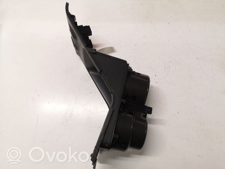 Chevrolet Captiva Cup holder front PD052480