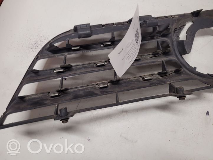 Volkswagen Polo IV 9N3 Front bumper upper radiator grill ZSB6Q0853651F