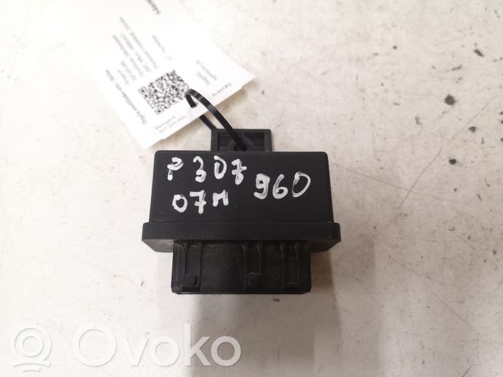 240107 Peugeot 307 Fuel pump relay, 13.50 € RRR