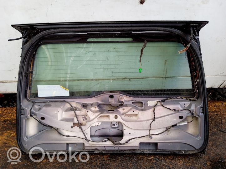 Volvo V70 Takaluukun/tavaratilan kansi 